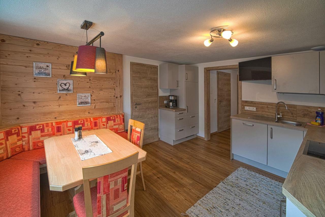 Ferienwohnung Auszeit Vils Esterno foto